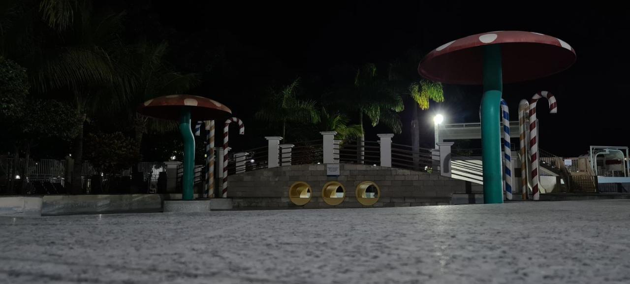 Thermas Lacqua Diroma Com Piscina De Ondas Gratis 24Horas Калдас-Новас Экстерьер фото
